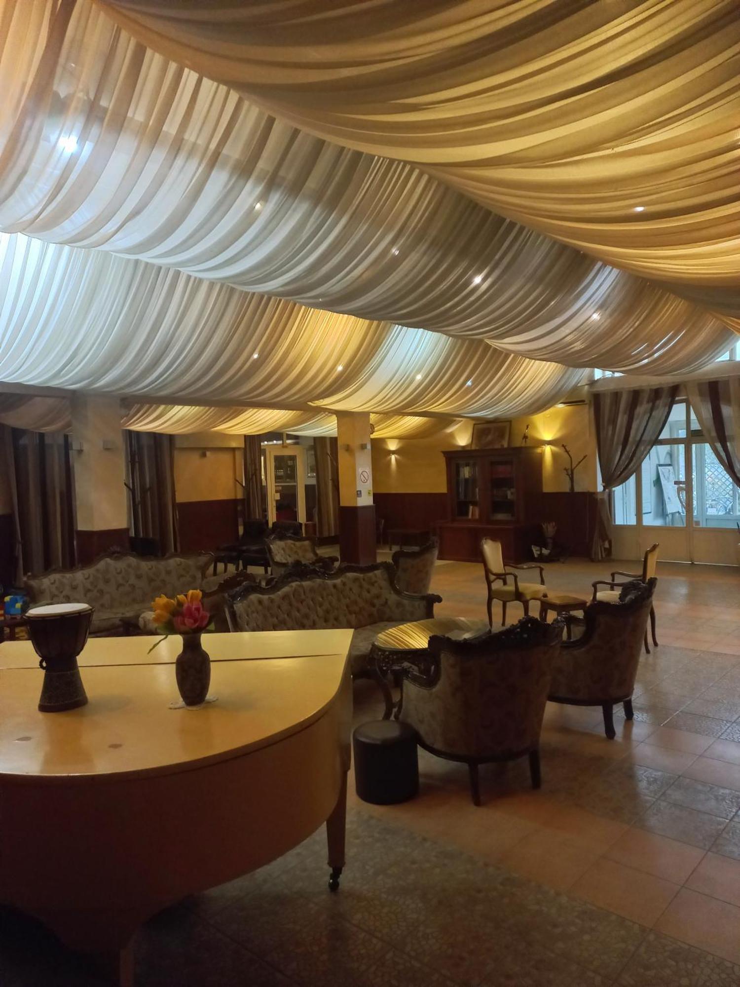 Hotel Duga Novi Sad Eksteriør billede